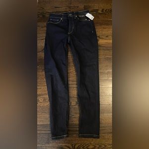 Classic Banana Republic High Rise Skinny Jeans. 👖Bundle items and save!